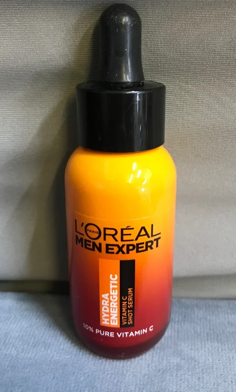 L'Oréal Men Expert Vitamin C Shot Serum: Pure Vitamin C for Men's Skin. Brighten