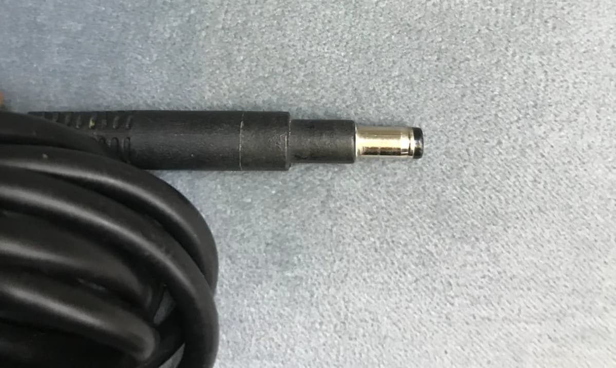 Genuine HP Charger. 677770-002 Thin Pin