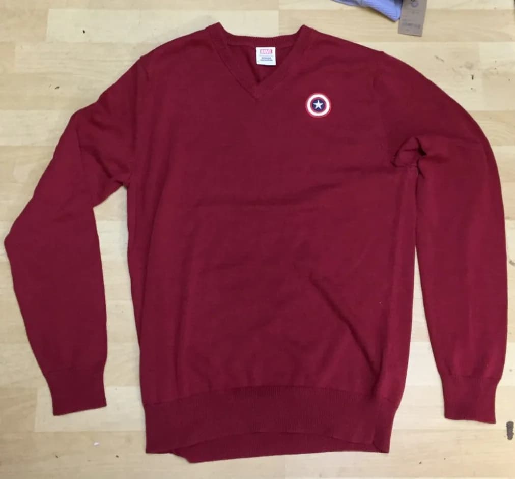 MENS MARVEL V-NECK CAPTAIN AMERICA JUMPER IN RED IN SIZE S