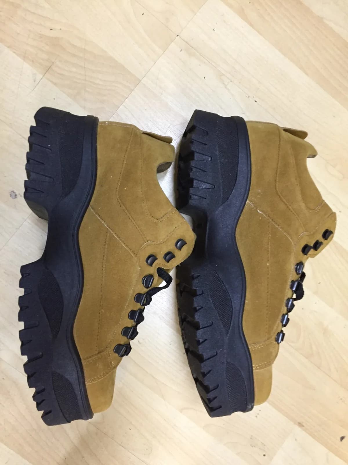 Womens Yellow / Jaune Tyre Chunky Trainer From Urban Outfitters Size 7