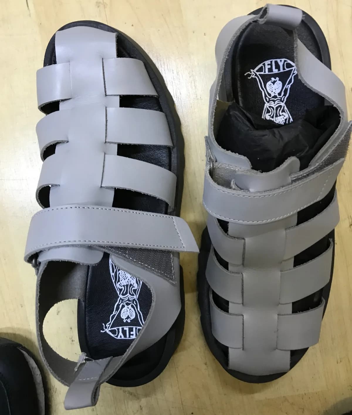 WOMENS FLY LONDON UK SIZE 8 EU 41 GREY SANDALS NO BOX