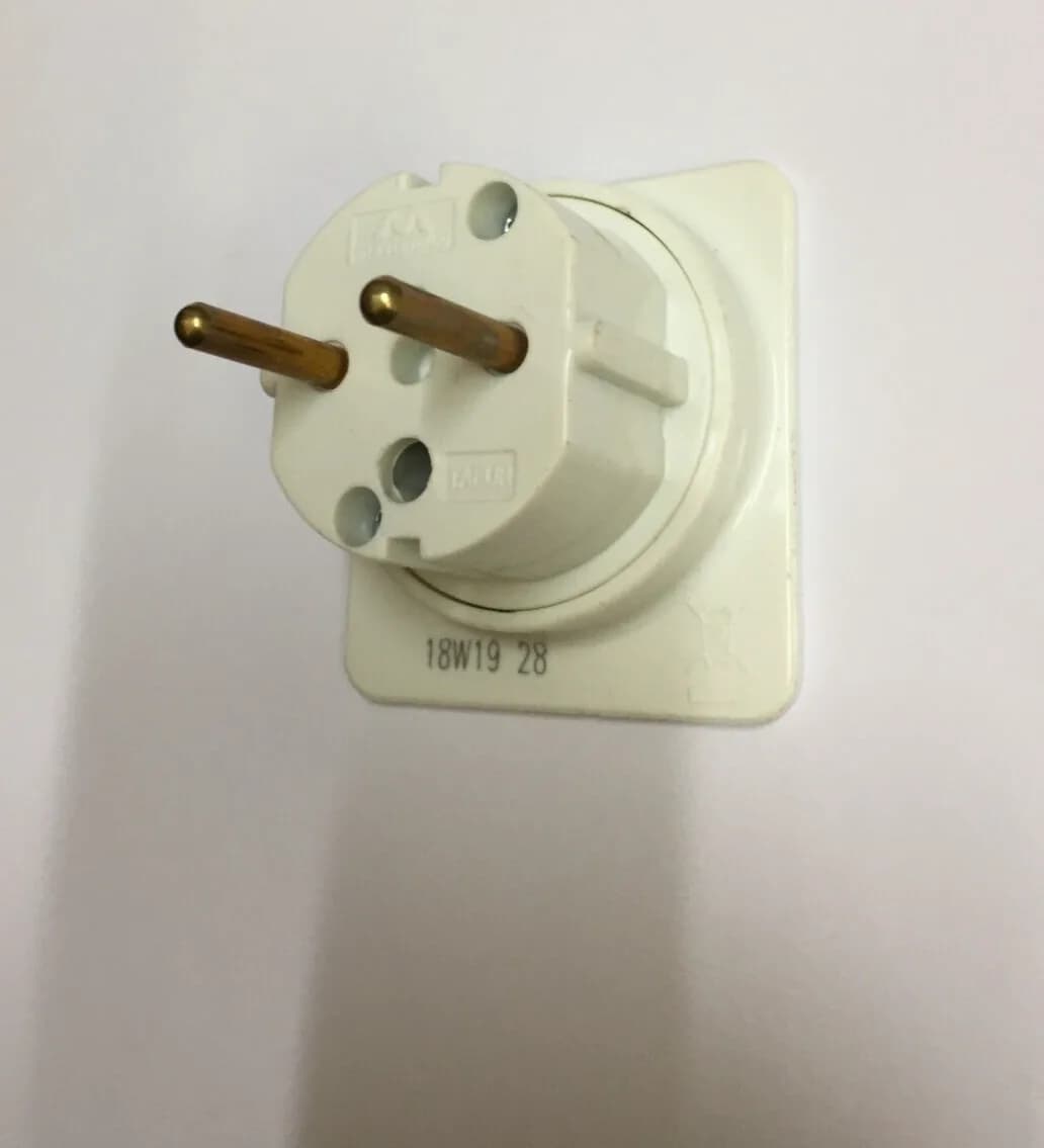 Masterplug UK to European Plug Adaper UK to EU Travel Adapter Shaver 7.5A White