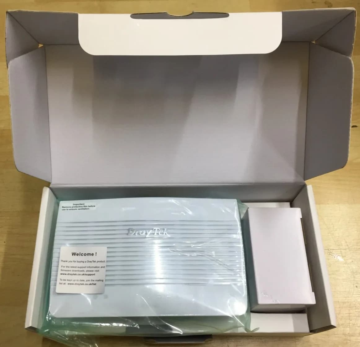 DrayTek Vigor 2763 Wireless Router White Brand New Boxed UK