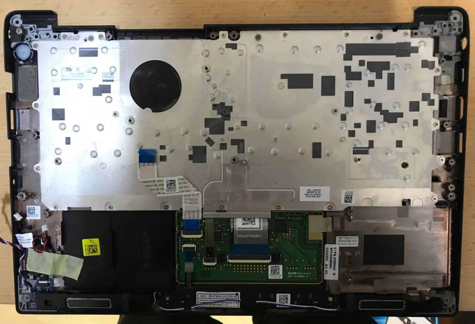 Dell Latitude 7390 Palm Rest Assembly – UK Keyboard –
