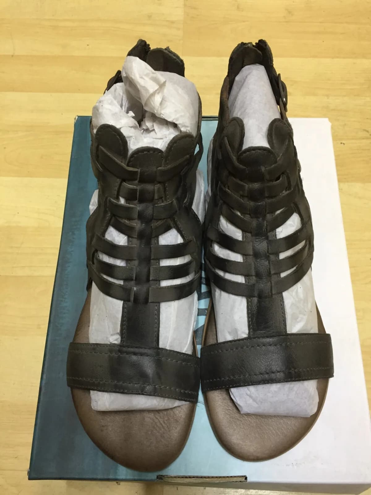 NEW Roan Bed Stu BEE BOSCO Leather Gladiator Cage Sandals Shoes UK 7 Grey